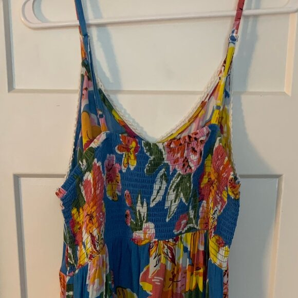 Beach dress. - Picture 2 of 2